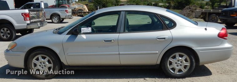 image for item DG6966 2006 Ford Taurus