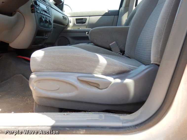 image for item DG6966 2006 Ford Taurus