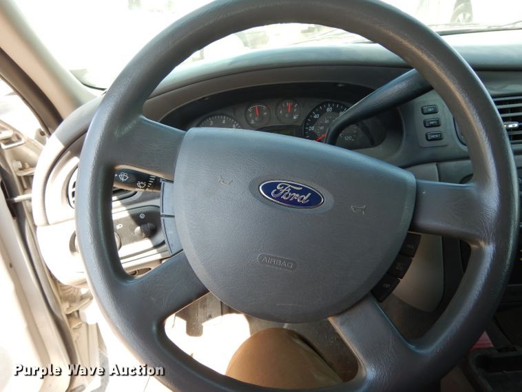 image for item DG6966 2006 Ford Taurus