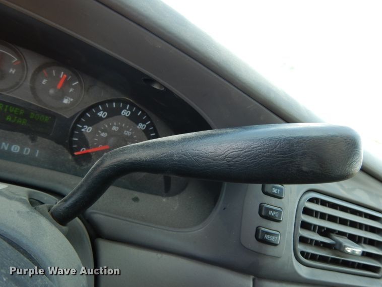 image for item DG6966 2006 Ford Taurus