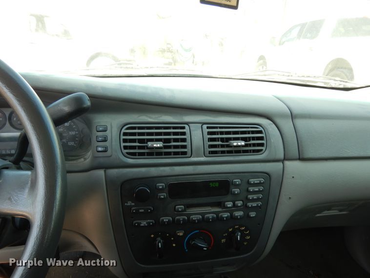 image for item DG6966 2006 Ford Taurus