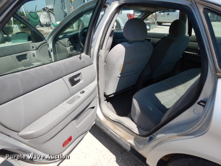 image for item DG6966 2006 Ford Taurus