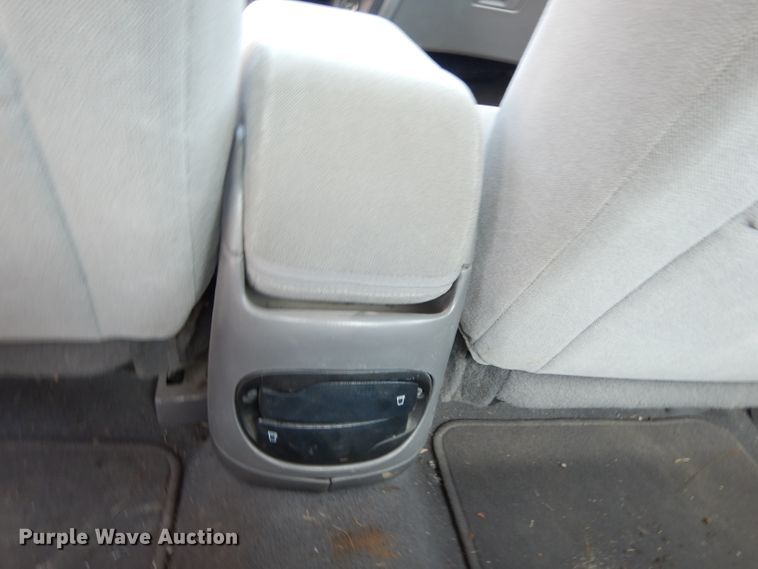 image for item DG6966 2006 Ford Taurus