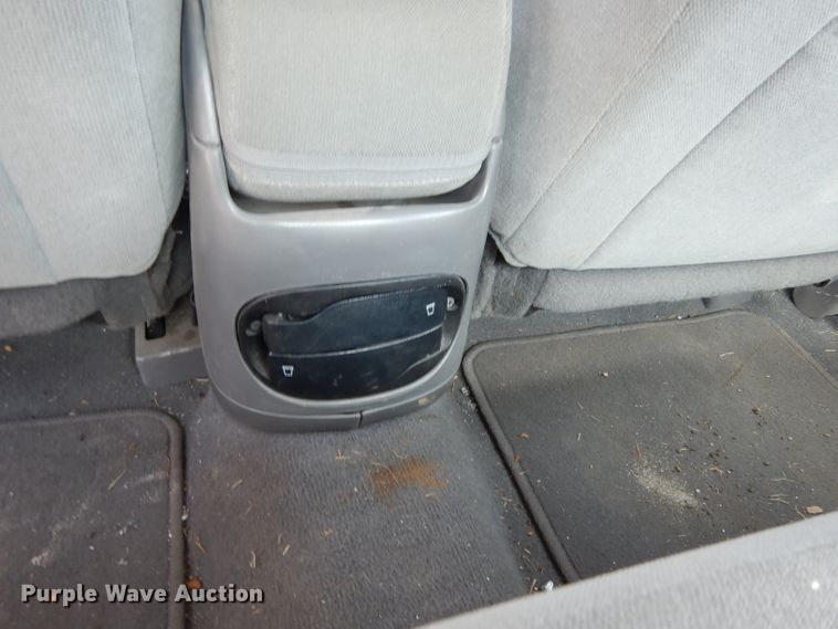 image for item DG6966 2006 Ford Taurus