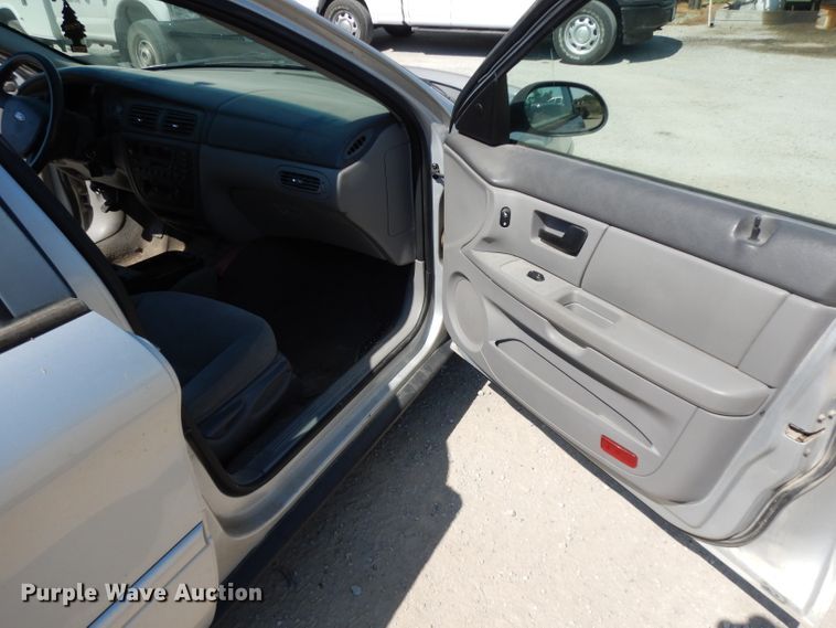 image for item DG6966 2006 Ford Taurus