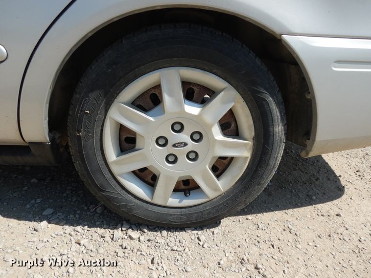 image for item DG6966 2006 Ford Taurus