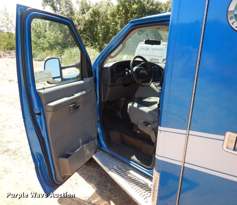 image for item DG7980 2007 Ford E450  ambulance