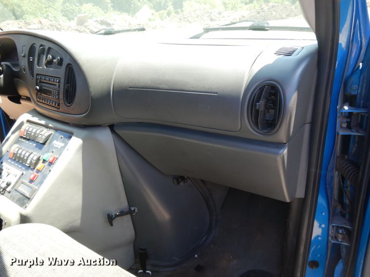 image for item DG7980 2007 Ford E450  ambulance