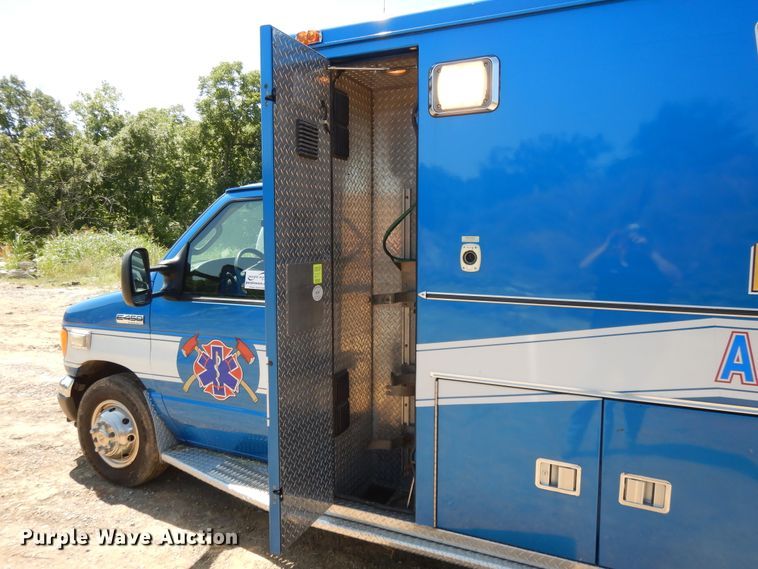 image for item DG7980 2007 Ford E450  ambulance