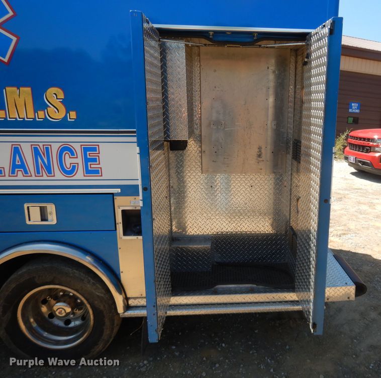image for item DG7980 2007 Ford E450  ambulance