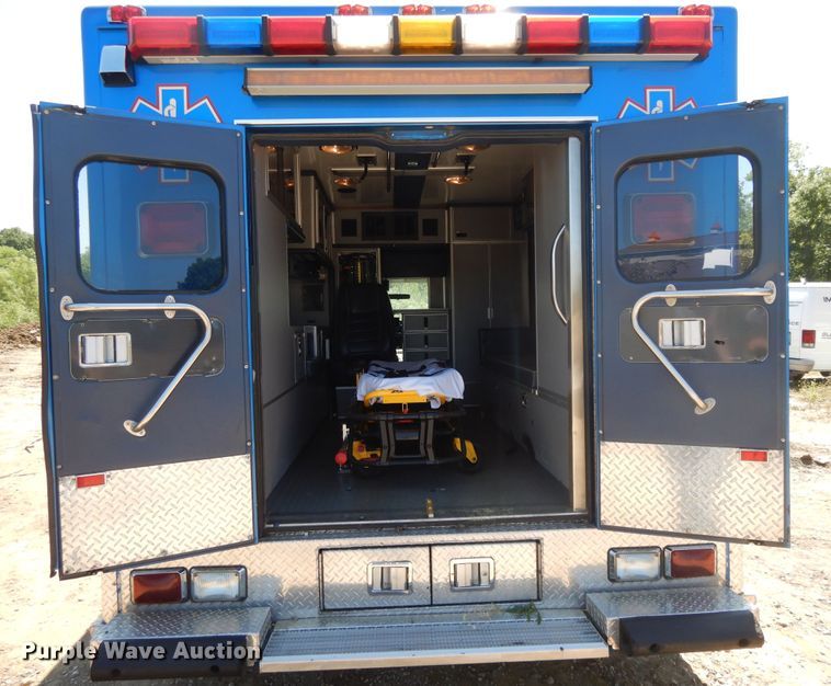 image for item DG7980 2007 Ford E450  ambulance