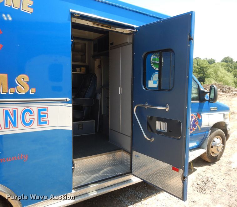 image for item DG7980 2007 Ford E450  ambulance