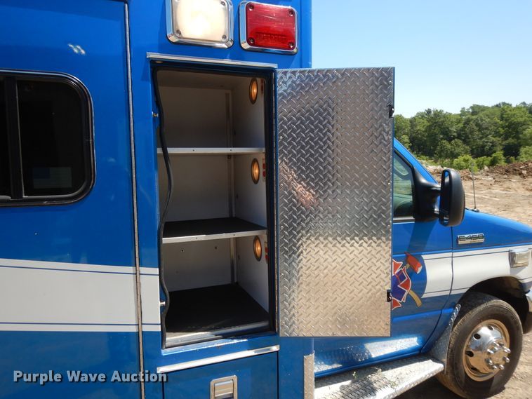 image for item DG7980 2007 Ford E450  ambulance
