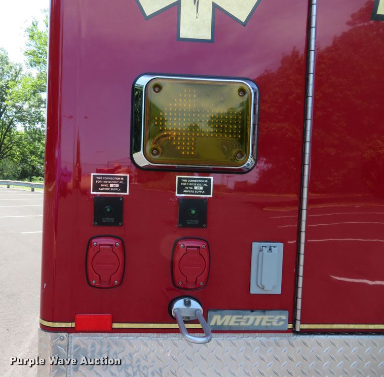 image for item DH1128 2008 Ford F450 Super Duty XLT  ambulance