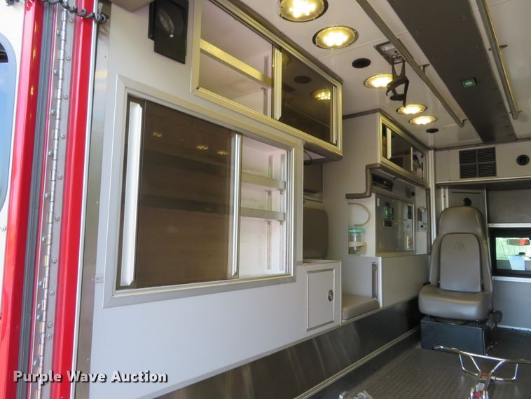 image for item DH1128 2008 Ford F450 Super Duty XLT  ambulance