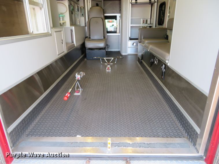 image for item DH1128 2008 Ford F450 Super Duty XLT  ambulance