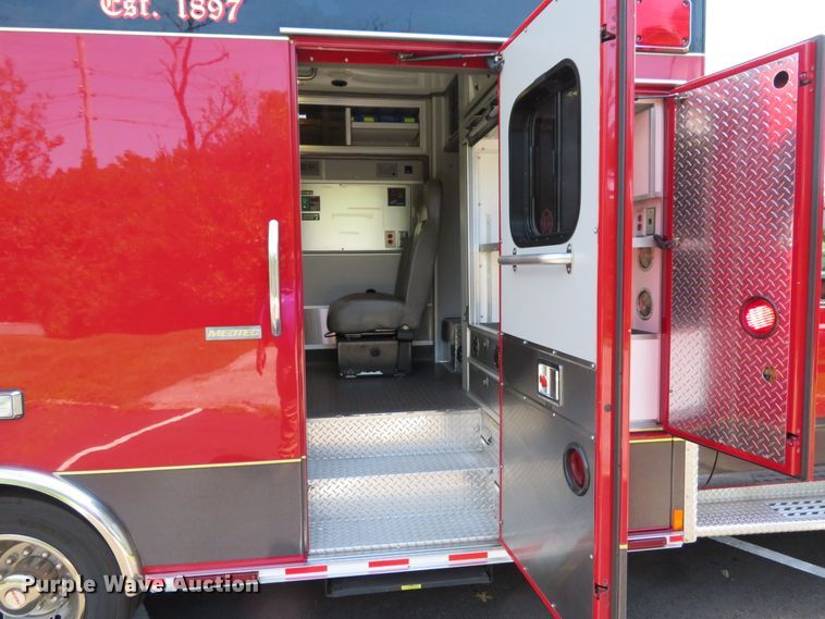 image for item DH1128 2008 Ford F450 Super Duty XLT  ambulance