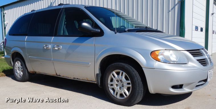 image for item DH6574 2005 Dodge Grand Caravan SE  van