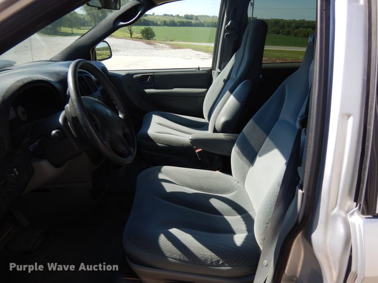 image for item DH6574 2005 Dodge Grand Caravan SE  van