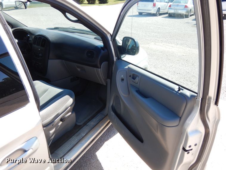 image for item DH6574 2005 Dodge Grand Caravan SE  van