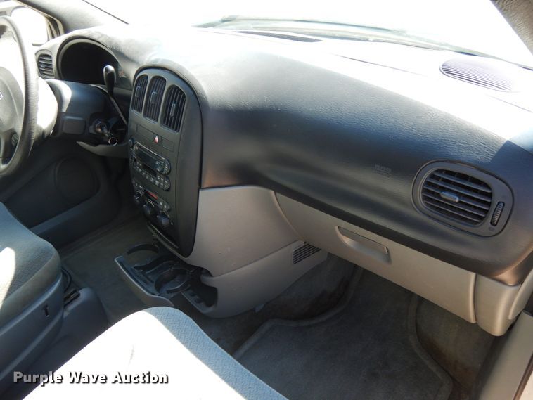image for item DH6574 2005 Dodge Grand Caravan SE  van