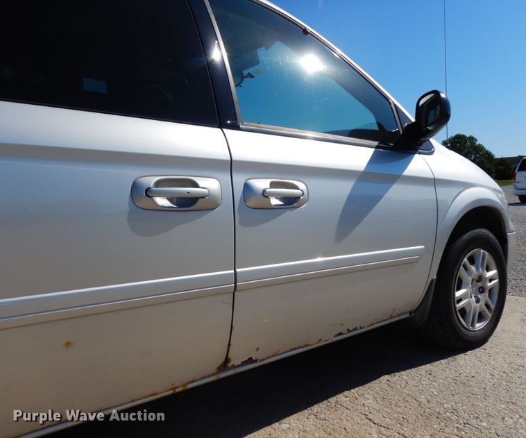 image for item DH6574 2005 Dodge Grand Caravan SE  van