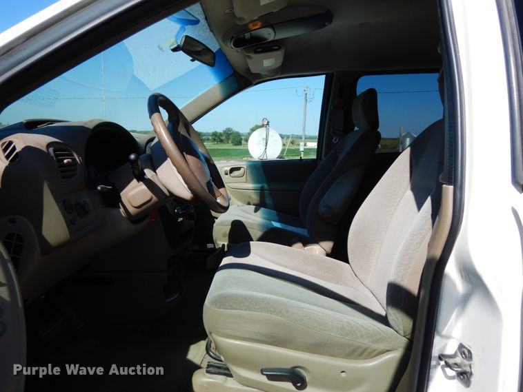 image for item DH6575 2001 Dodge Caravan Sport  van