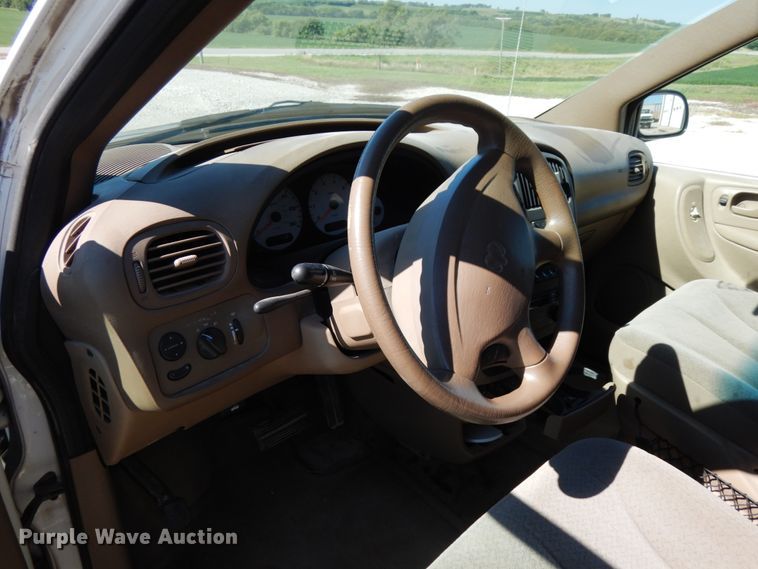 image for item DH6575 2001 Dodge Caravan Sport  van