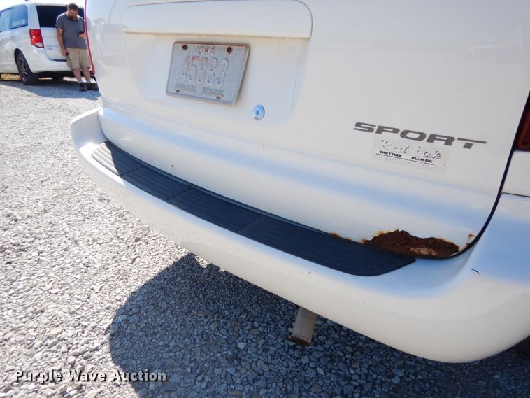 image for item DH6575 2001 Dodge Caravan Sport  van