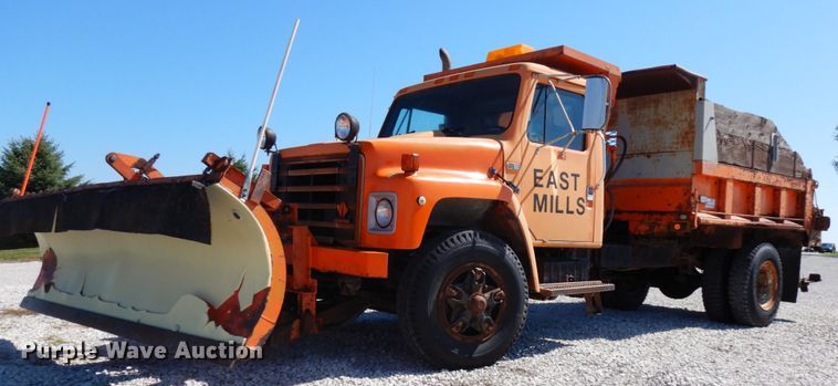 image for item DH6576 1987 International 1954  dump truck