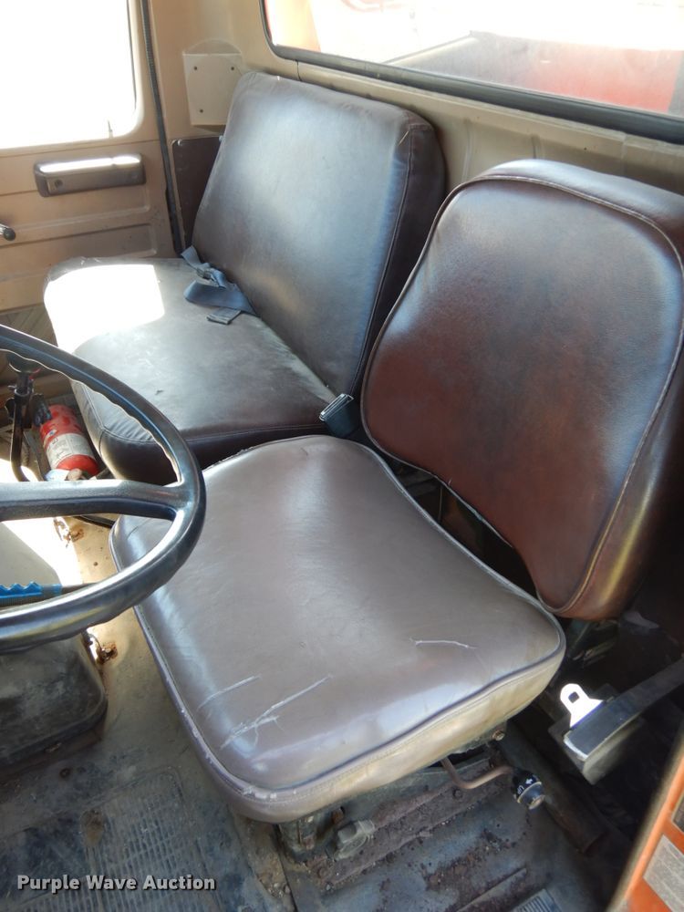 image for item DH6576 1987 International 1954  dump truck