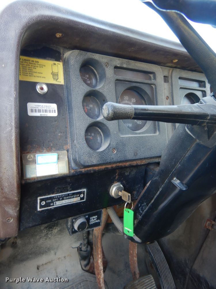 image for item DH6576 1987 International 1954  dump truck