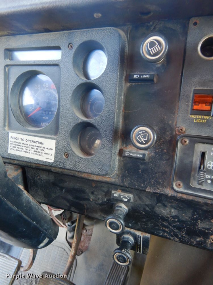 image for item DH6576 1987 International 1954  dump truck