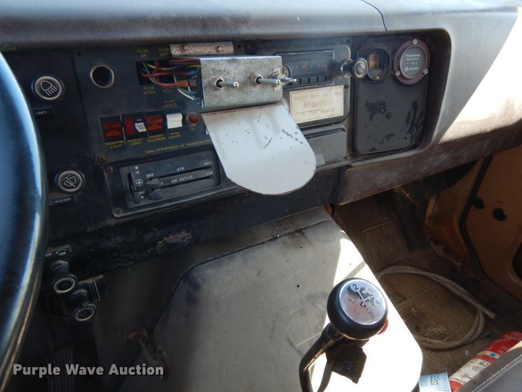 image for item DH6576 1987 International 1954  dump truck