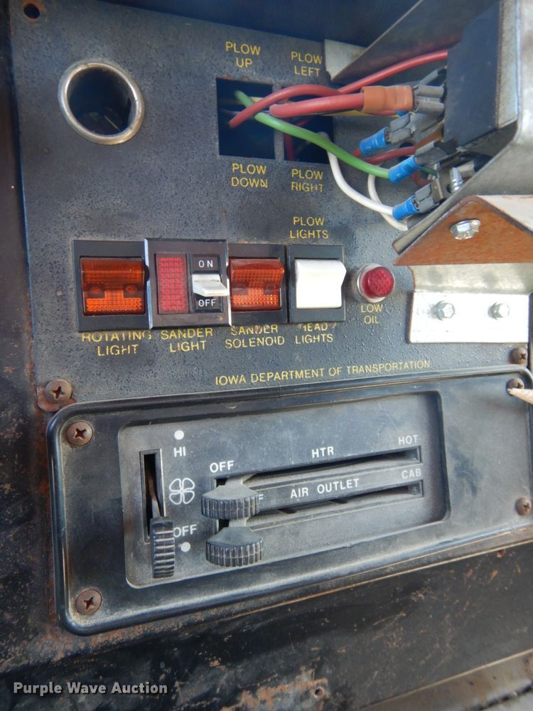 image for item DH6576 1987 International 1954  dump truck