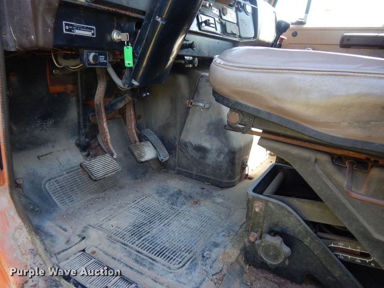 image for item DH6576 1987 International 1954  dump truck