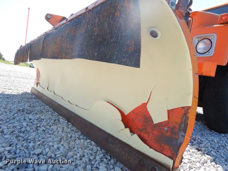 image for item DH6576 1987 International 1954  dump truck