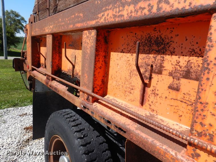 image for item DH6576 1987 International 1954  dump truck