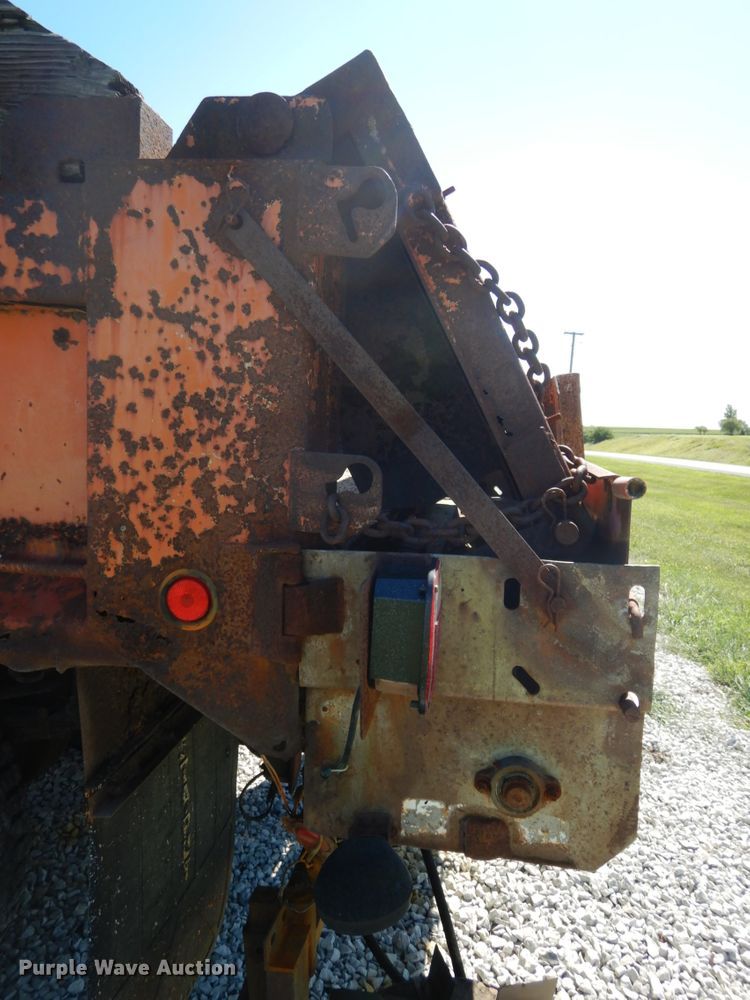 image for item DH6576 1987 International 1954  dump truck