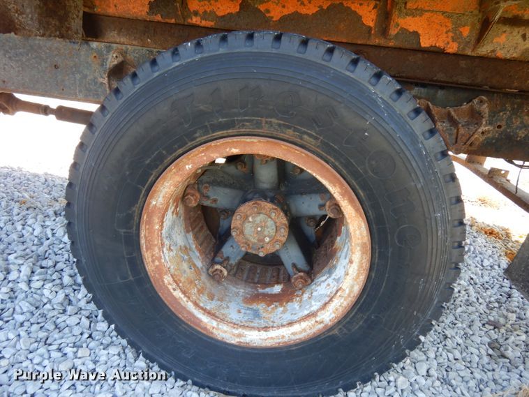 image for item DH6576 1987 International 1954  dump truck