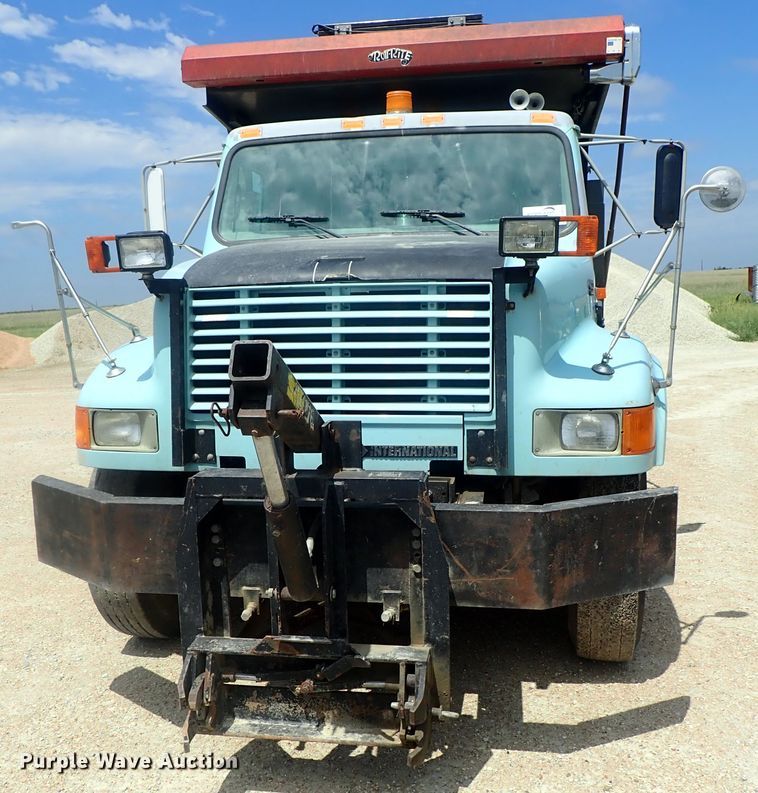 image for item DI4613 2002 International 4700  dump truck