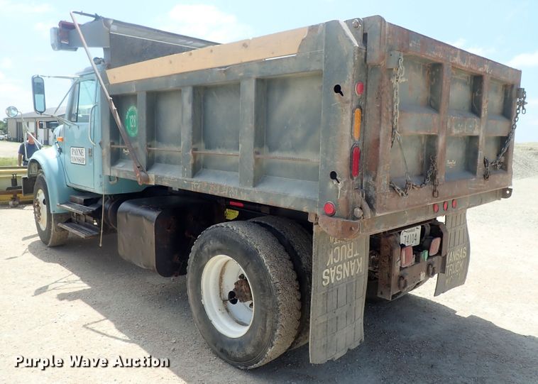 image for item DI4613 2002 International 4700  dump truck