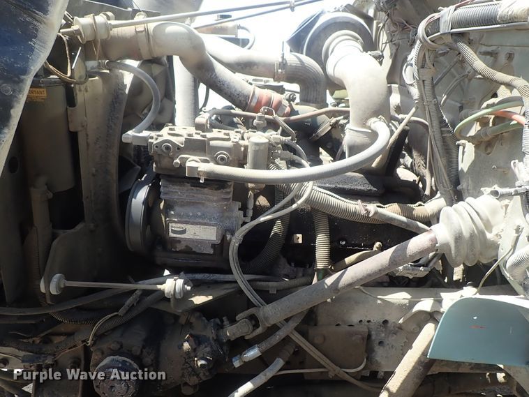 image for item DI4613 2002 International 4700  dump truck