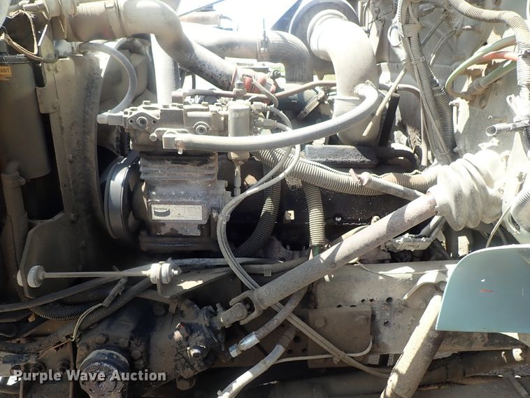 image for item DI4613 2002 International 4700  dump truck