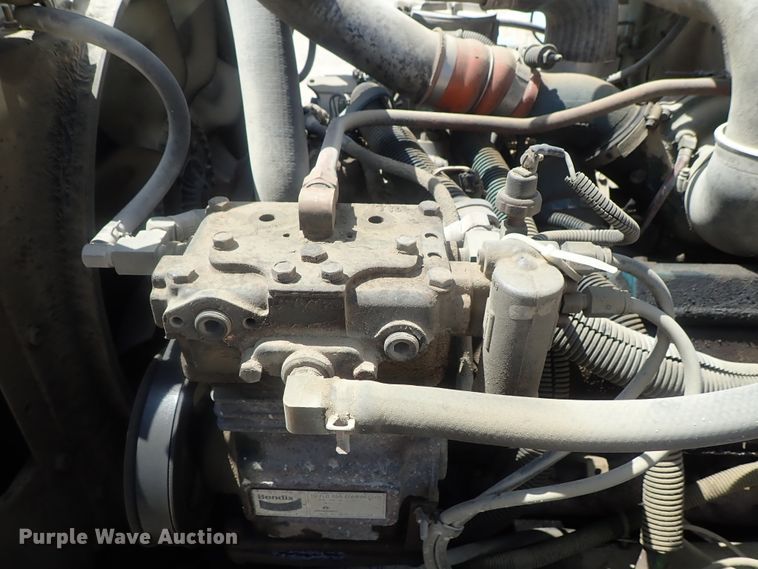 image for item DI4613 2002 International 4700  dump truck