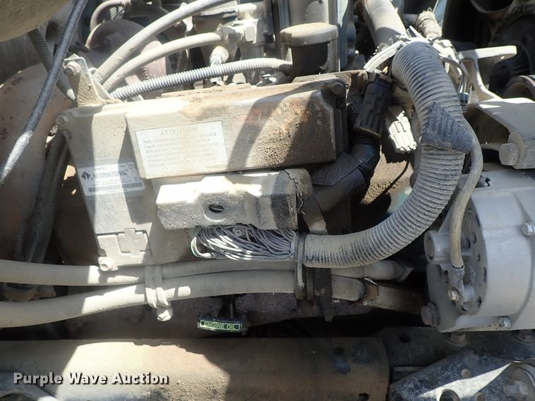 image for item DI4613 2002 International 4700  dump truck