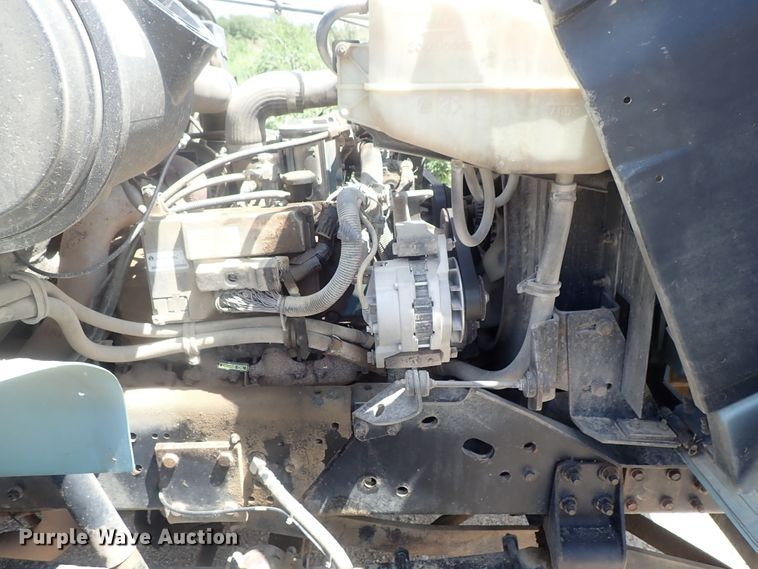 image for item DI4613 2002 International 4700  dump truck