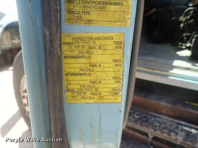 image for item DI4613 2002 International 4700  dump truck