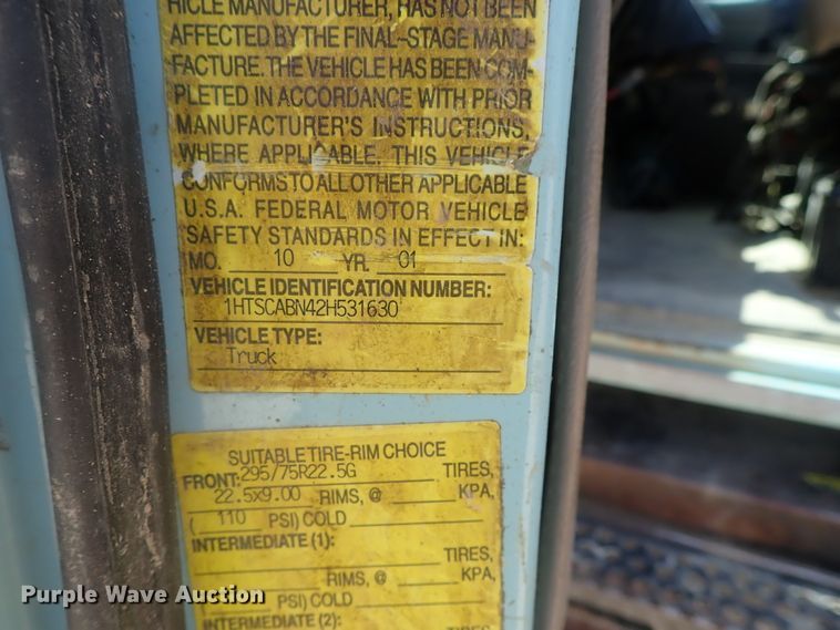 image for item DI4613 2002 International 4700  dump truck