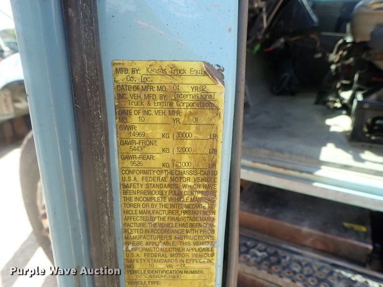 image for item DI4613 2002 International 4700  dump truck